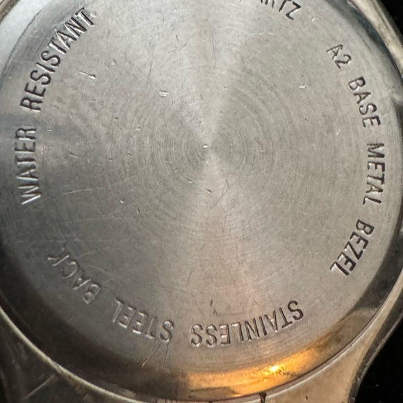 BULOVA Ladies Two-Toned with Date. White Dial. - Picture 5 of 5